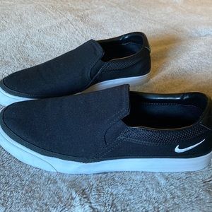 Women’s Nike Slip on